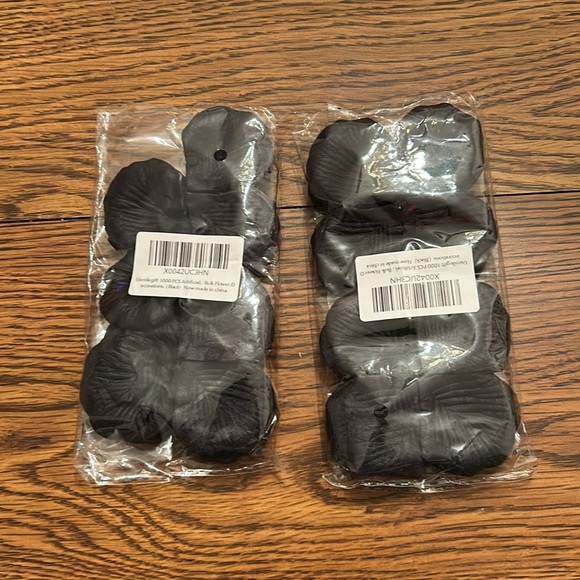 Black Fabric Rose Petals - Picture 2 of 3